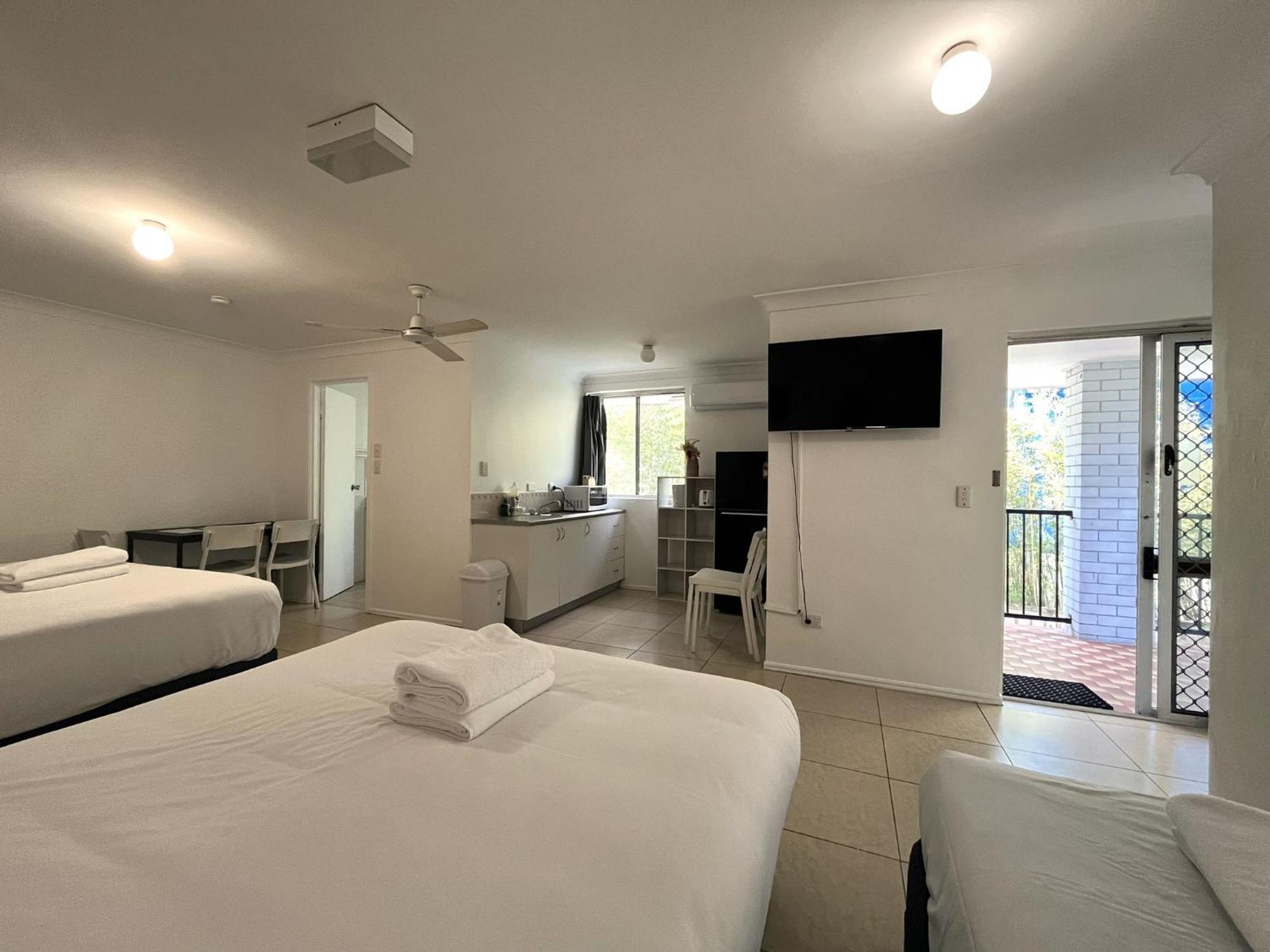 Browns Broadbeach Gold Coast Extérieur photo